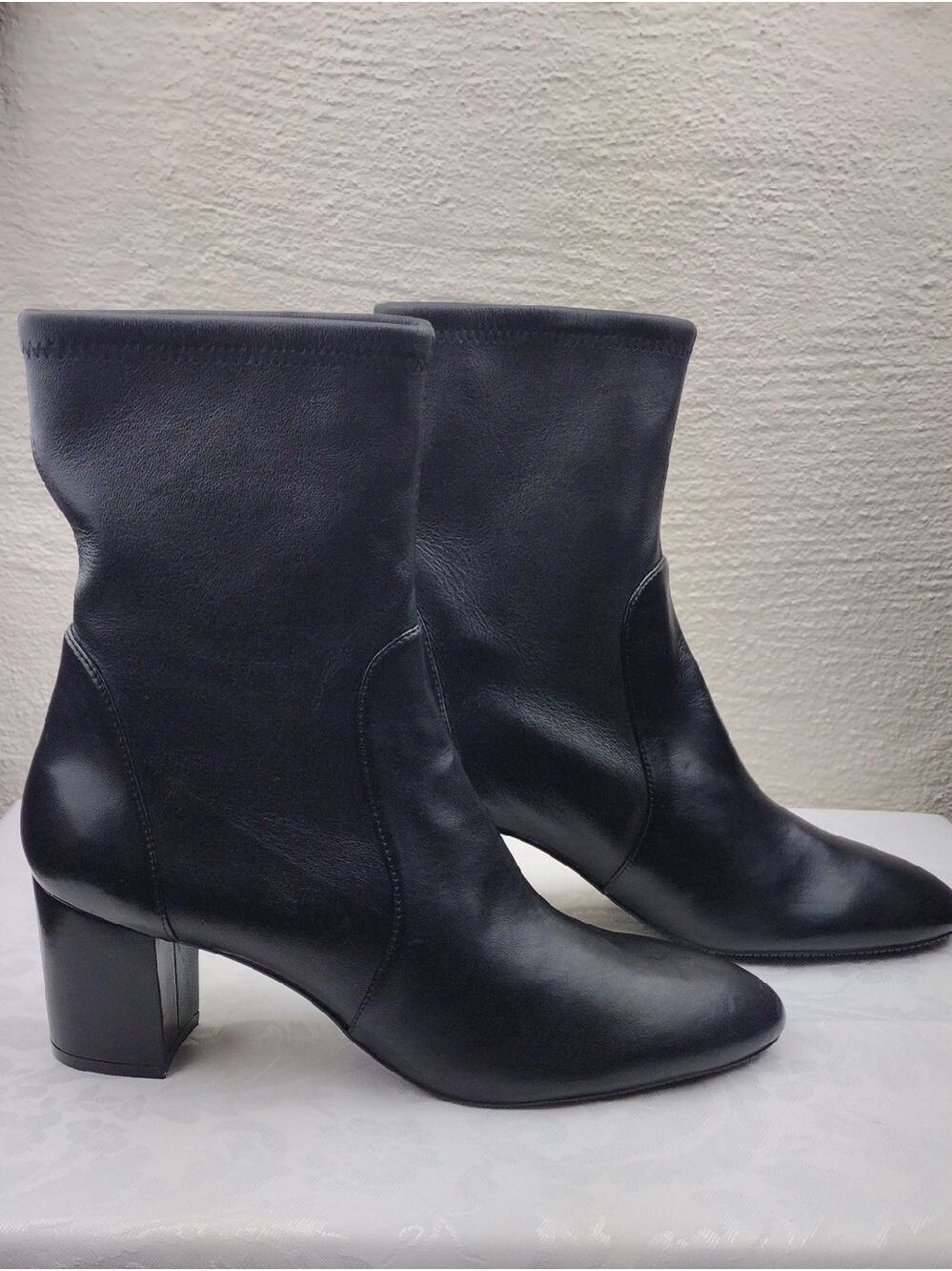 Stuart Weitzman Yuliana Black Leather Panel Upper Almond Toe Heeled Ankle Boot - Picture 4 of 15